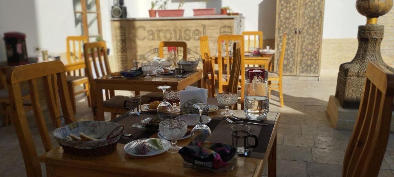 Carousel Hotel Khiva ภายนอก รูปภาพ